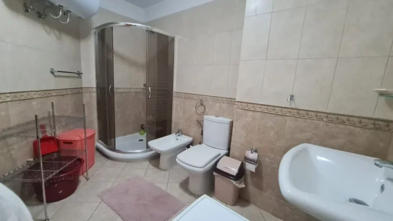 Tirane, jepet me qera apartament 2+1 Kati 3, 115 m² 660 € (Viva Market Don Bosko)