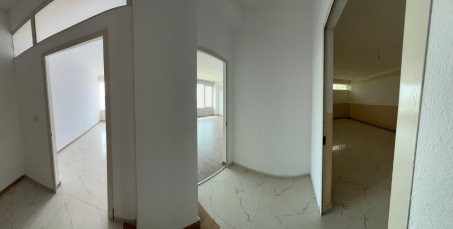 Tirane, jap me qera ambjent biznesi Kati 1, 160 m² 600 € (Rruga Sterio Spasse)