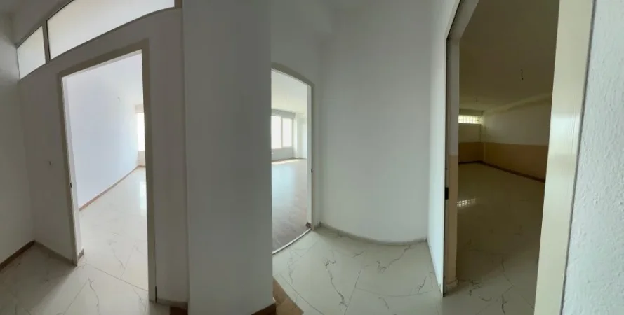 Tirane, jap me qera ambjent biznesi Kati 1, 160 m² 600 € (Rruga Sterio Spasse)