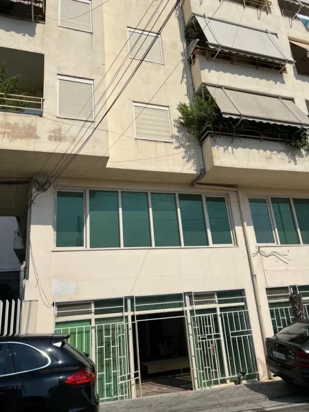 Tirane, jap me qera ambjent biznesi Kati 1, 160 m² 600 € (Rruga Sterio Spasse)