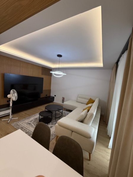 Tirane, jepet me qera apartament 1+1+Ballkon Kati 2, 1.000 € (Qender, Piazza)