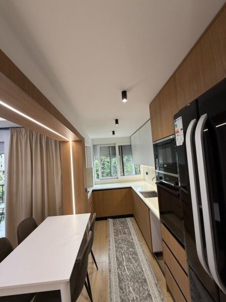 Tirane, jepet me qera apartament 1+1+Ballkon Kati 2, 1.000 € (Qender, Piazza)