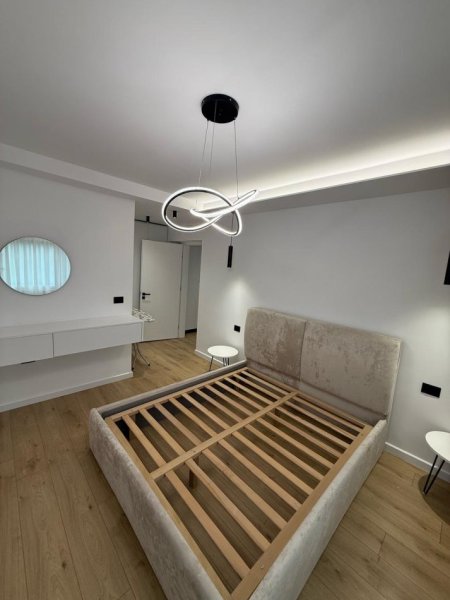 Tirane, jepet me qera apartament 1+1+Ballkon Kati 2, 1.000 € (Qender, Piazza)