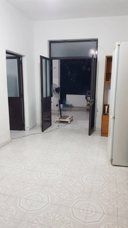 Tirane, jap me qera shtepi 3+1 Kati 0, 140 m² 310 € (Rruga Shaban Bardhoshi)