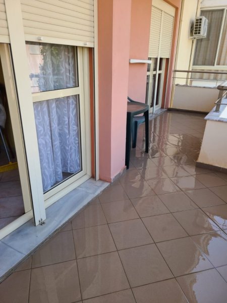 Vlore, jepet me qera 1+1+Ballkon Kati 4, 79 m² 300 € (Rruga Gjergj Kastrioti Vlore)
