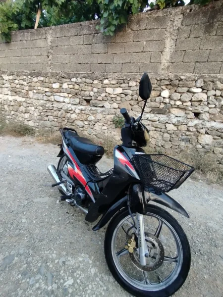 Tirane, shes Motorr lifan 49 , e zeze 400 €