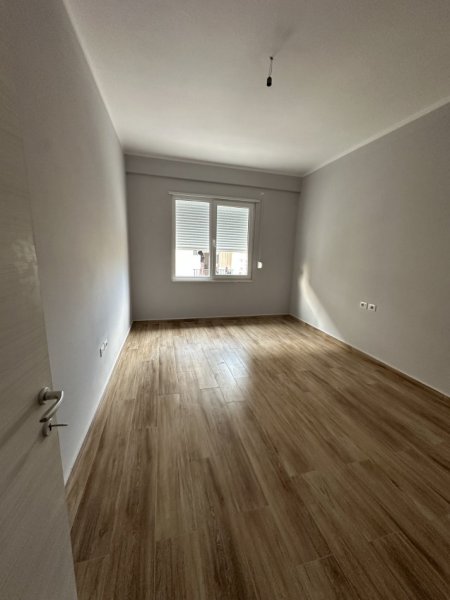 Tirane, shitet apartament 2+1+Ballkon Kati 5, 103 m² 112.000 € (Bulevardi Blu)