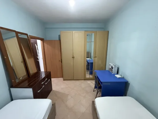 Tirane, jepet me qera apartament 1+1+Ballkon Kati 5, 1 m² 