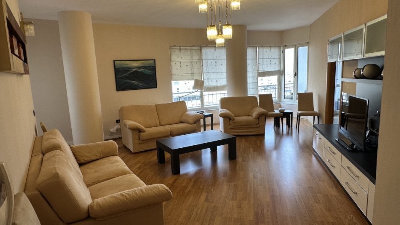 Durres, jepet me qera apartament 3+1+Ballkon Kati 6, 118 m² 800 €