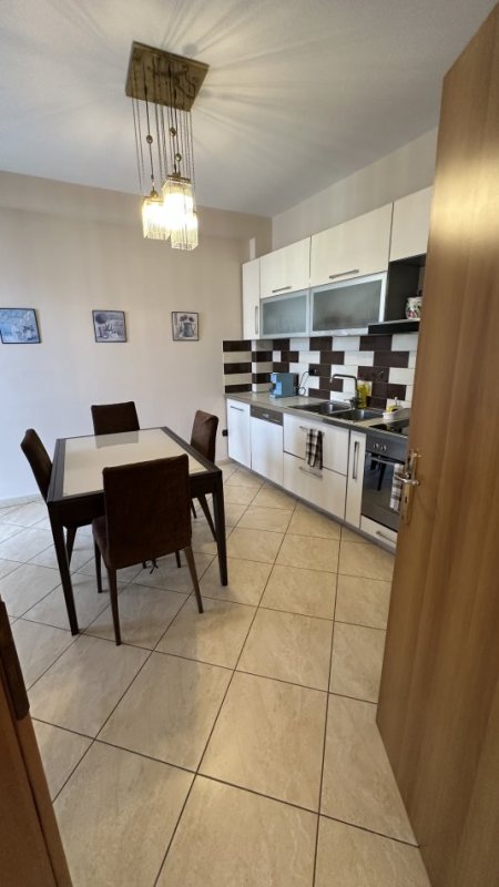 Durres, jepet me qera apartament 3+1+Ballkon Kati 6, 118 m² 800 €