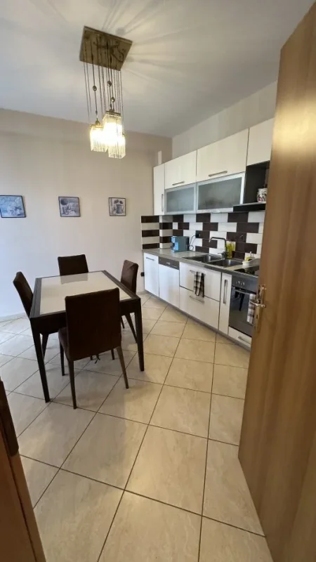 Durres, jepet me qera apartament 3+1+Ballkon Kati 6, 118 m² 800 €