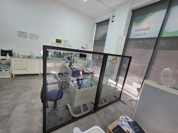 Tirane, shes OKAZION BIZNES KLINIKË DENTARE GATI PËR PUNË 25.000 €