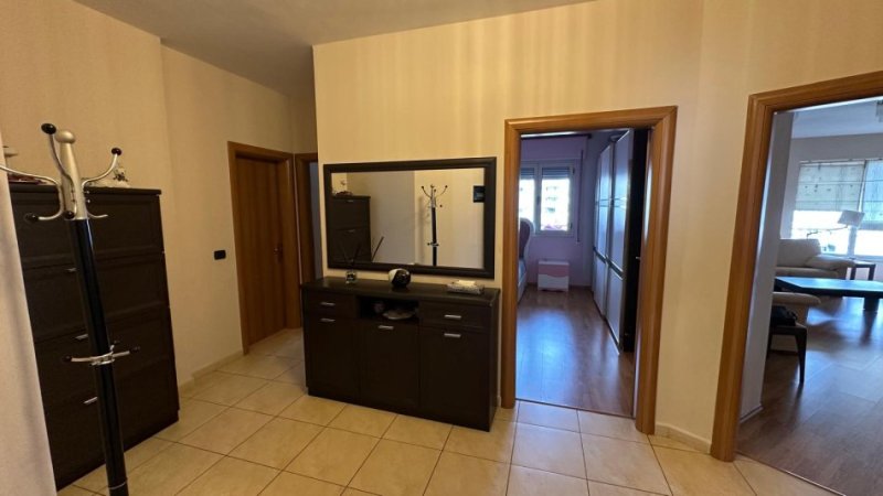 Durres, jepet me qera apartament 3+1+Ballkon Kati 6, 118 m² 800 €