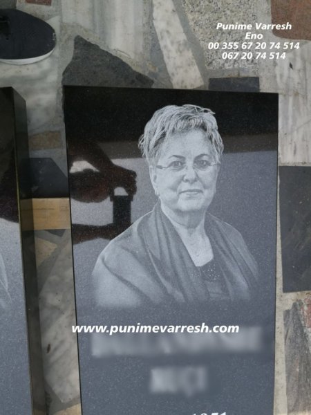 Tirane, ofroj Punime Varresh Me Pikture ( Portret ) Te gdhendur Ne Granit