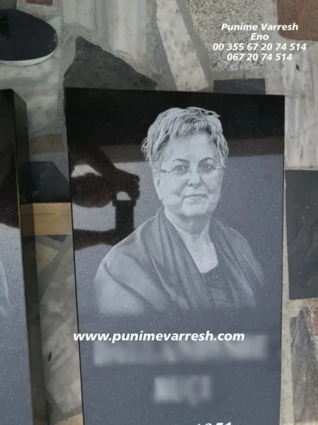 Tirane, ofroj Punime Varresh Me Pikture ( Portret ) Te gdhendur Ne Granit