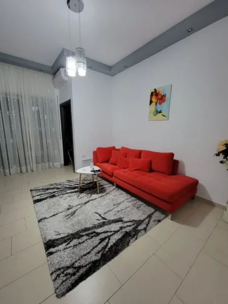 Tirane, jepet me qera apartament 2+1 Kati 1, 80 m² 510 € (rruga gjergj elez alia)