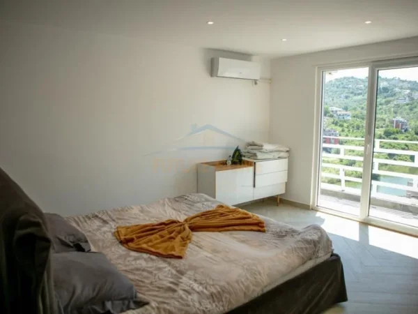 Tirane, shitet apartament+verande | Penthouse 3+1 Kati 5, 325 m² 600.000 € (Liqeni i thate)