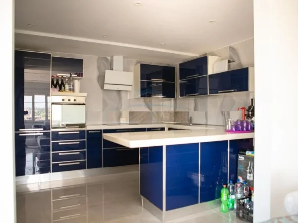 Tirane, shitet apartament+verande | Penthouse 3+1 Kati 5, 325 m² 600.000 € (Liqeni i thate)