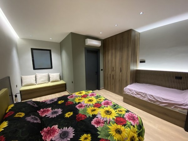 Tirane, Apartament 1+1+Ballkon Kati 1, 70 m² 700 € (Myslym Shyri)