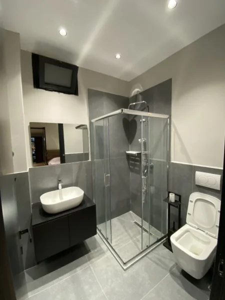 Tirane, Apartament 1+1+Ballkon Kati 1, 70 m² 700 € (Myslym Shyri)