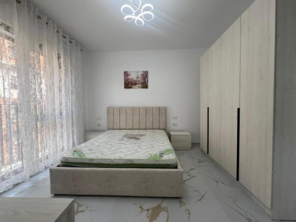 Tirane, jepet me qera apartament 2+1+Aneks+Ballkon Kati 1, 120 m² 750 € (Tregu Elektrik)