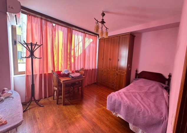Tirane, jepet me qera apartament 2+1+Ballkon Kati 5, 160 m² 600 € (Gjukata e Apelit, Tirane)