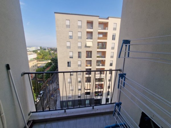 Tirane, jepet me qera apartament 1+1 Kati 8, 70 m² 500 € (Pediatria, Kompleksi Zirkon)