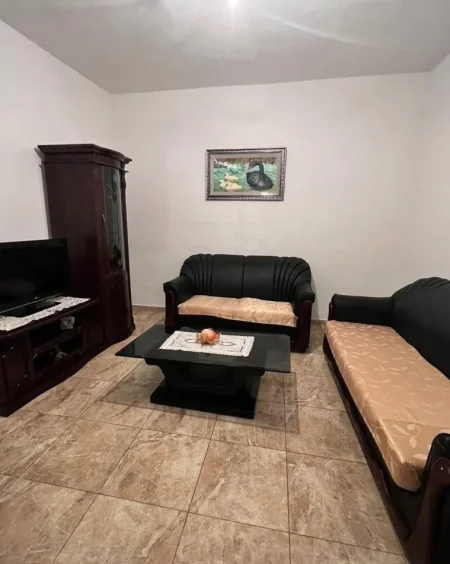 Tirane, jepet me qera apartament 2+1 , 300 € (Shkolla Murat Toptani)