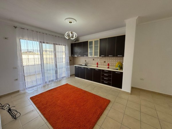 Tirane, shitet apartament 2+1 Kati 4, 96 m² 129.000 € (Restorant Fresku)