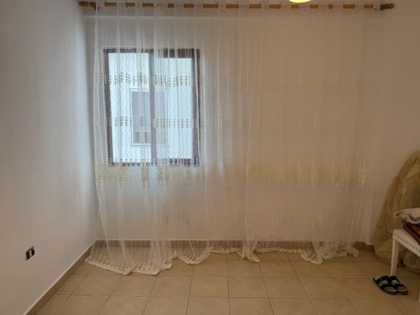 Tirane, shitet apartament 2+1 Kati 4, 96 m² 129.000 € (Restorant Fresku)