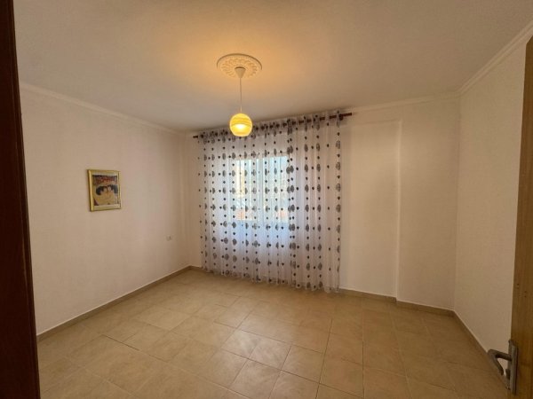Tirane, shitet apartament 2+1 Kati 4, 96 m² 129.000 € (Restorant Fresku)