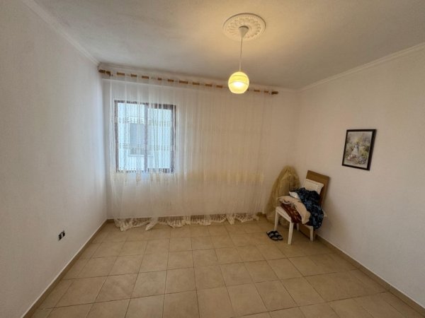 Tirane, shitet apartament 2+1 Kati 4, 96 m² 129.000 € (Restorant Fresku)
