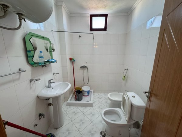 Tirane, shitet apartament 2+1 Kati 4, 96 m² 129.000 € (Restorant Fresku)