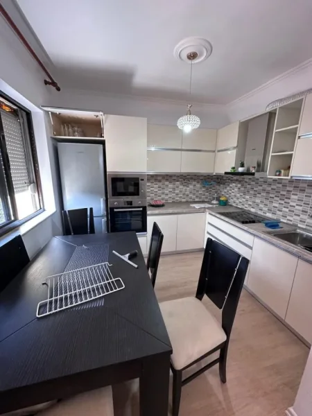Tirane, shitet apartament 2+1 Kati 4, 72 m² 147.000 € (Rruga Bardhyl)