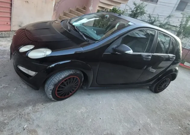 Tirane, shes makine Smart forFour Benzin, e zeze manuale Kondicioner 129.000 km 2.500 €