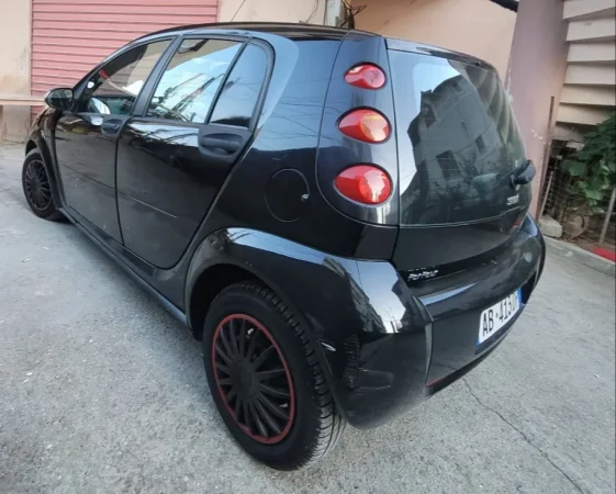 Tirane, shes makine Smart forFour Benzin, e zeze manuale Kondicioner 129.000 km 2.500 €
