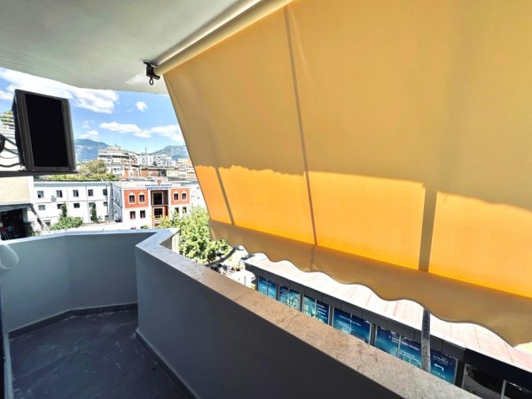 ✨Shiten : 3 Apartamente "2 1+1& 1 garsonjere 📍Qendër/ Mine peza ( në rrugë kryesore) 108 m2 268.000 ( Çdo gjë e re🔥🔥)