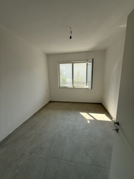 Tirane, shitet apartament 2+1+Ballkon Kati 2, 84 m² 94.000 € (Univers City Gati Per Banim)