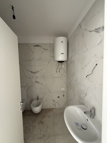 Tirane, shitet apartament 2+1+Ballkon Kati 2, 84 m² 94.000 € (Univers City Gati Per Banim)