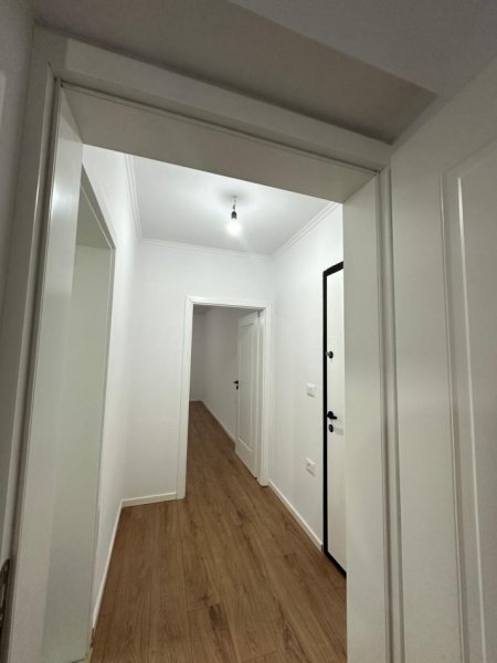 Tirane, shitet apartament 1+1 Kati 3, 55 m² 153.000 € (Rruga Hamid Shijaku)