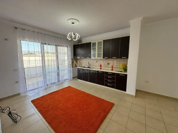 Tirane, shes apartament 2+1 Kati 4, 96 m² 129.000 € (Fresku)