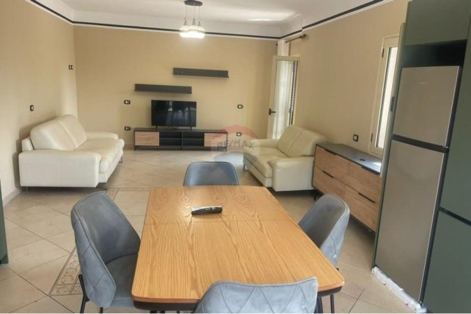 Tirane, jepet me qera apartament 2+1+Ballkon Kati 5, 101 m² 700 € (Rruga Frosina Plaku)