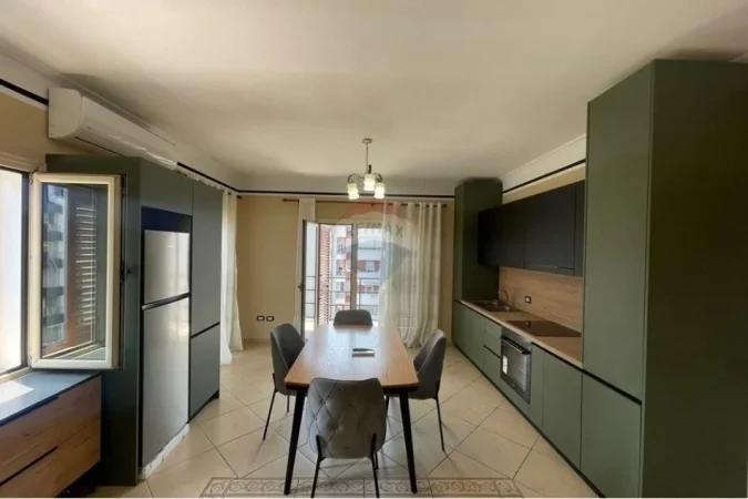 Tirane, jepet me qera apartament 2+1+Ballkon Kati 5, 101 m² 700 € (Rruga Frosina Plaku)