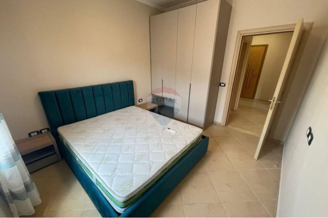 Tirane, jepet me qera apartament 2+1+Ballkon Kati 5, 101 m² 700 € (Rruga Frosina Plaku)