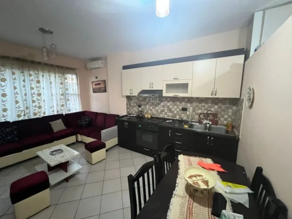 Tirane, shitet apartament 2+1 Kati 8, 79 m² 125.000 € (YZBERISHT)