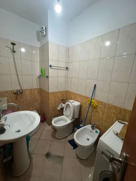 Tirane, shitet apartament 2+1 Kati 8, 79 m² 125.000 € (YZBERISHT)