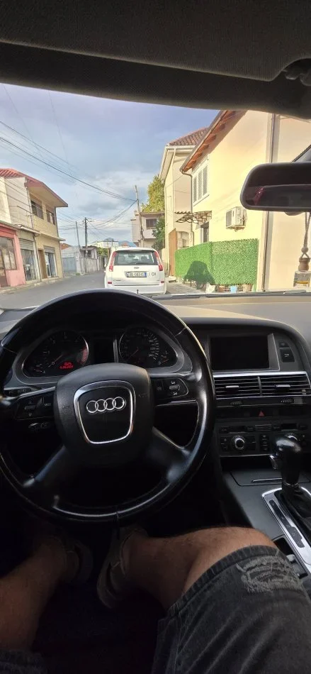 Shkoder, shitet makine AUDI A6 Nafte, gri metalizato automatik Klima 217.233 km 5.000 €