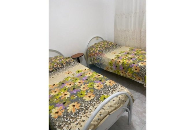Tirane, jepet me qera 1+1 Kati 1, 50 m² 400 € 