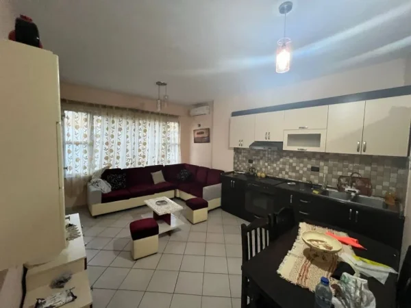 Tirane, shitet apartament 2+1+Ballkon Kati 4, 96 m² 129.000 € (FRESK)