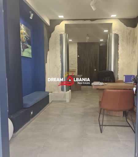 Tirane, shitet ambjent biznesi , 56 m² 250.000 € (ne Qender rruga e Bogdaneve)